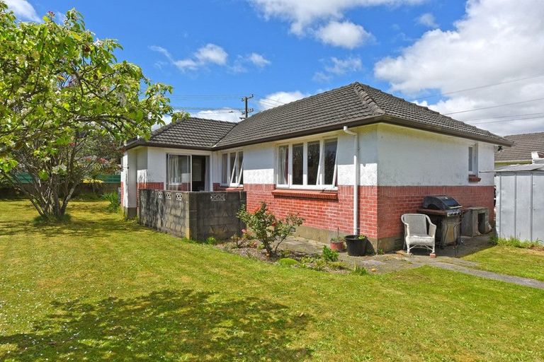 Photo of property in 49 Totara Park Road, Clouston Park, Upper Hutt, 5018
