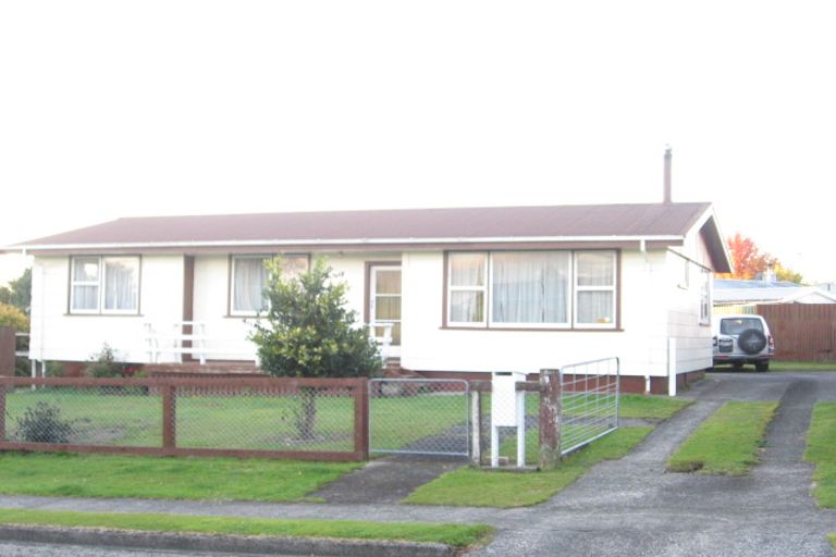 Photo of property in 30 Ngatuku Place, Tokoroa, 3420