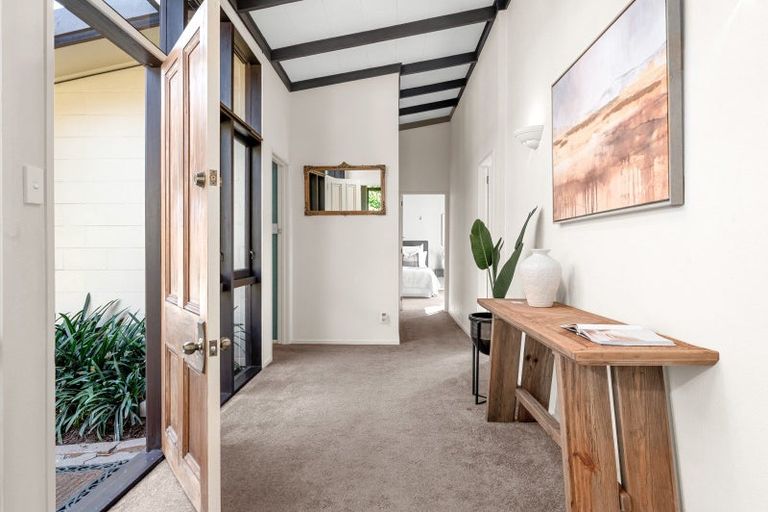 Photo of property in 10 Burwood Place, Silverdale, Hamilton, 3216