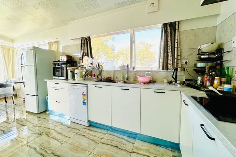 Photo of property in 24 Sunnyhill Crescent, Sunnyhills, Auckland, 2010