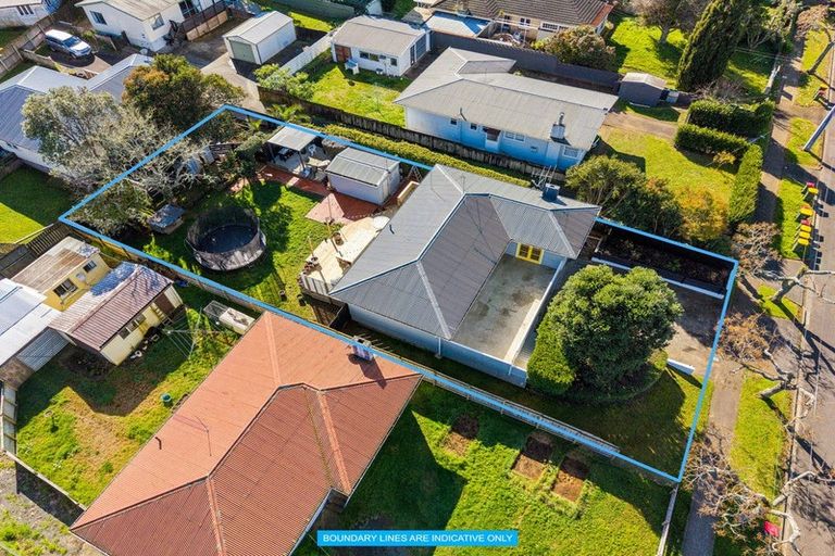 Photo of property in 21 Kayes Road, Pukekohe, 2120