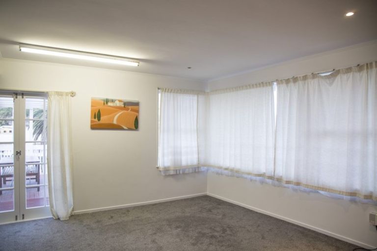 Photo of property in 1/10 Juniper Road, Sunnynook, Auckland, 0620