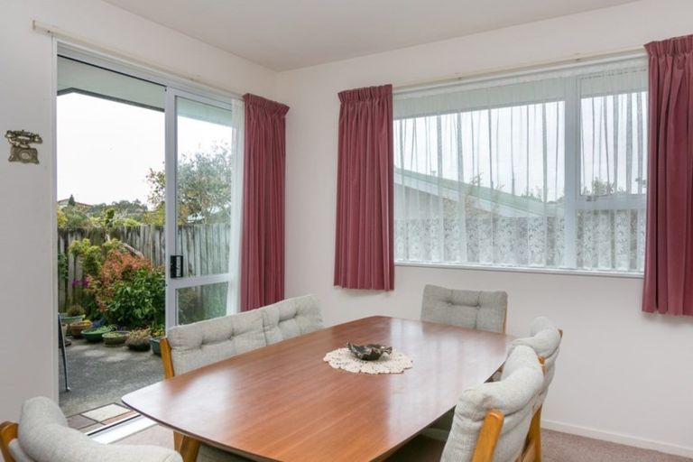 Photo of property in 2/46 Dorset Avenue, Westown, New Plymouth, 4310