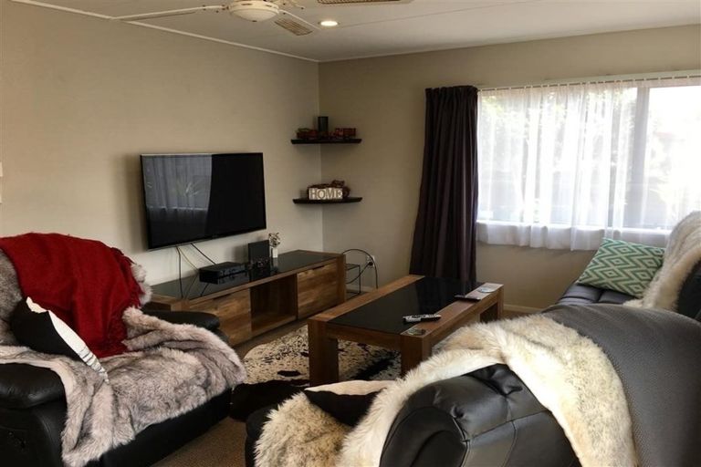 Photo of property in 97 Queens Road, Waikanae Beach, Waikanae, 5036