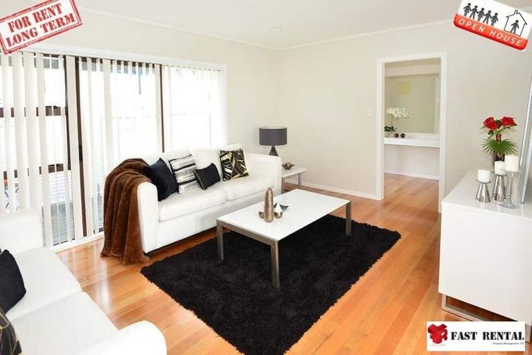 Photo of property in 1/66 College Road, Northcote, Auckland, 0627