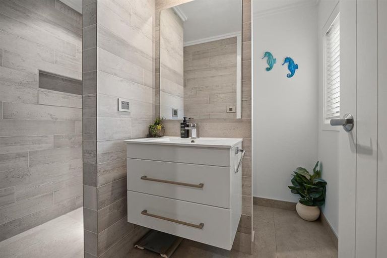 Photo of property in 583 State Highway 16, Kumeu, 0891