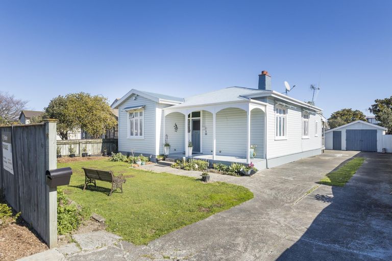 Photo of property in 18 Bryant Street, Takaro, Palmerston North, 4412