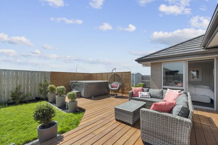 Photo of property in 22 Helen June Avenue, Flagstaff, Hamilton, 3210