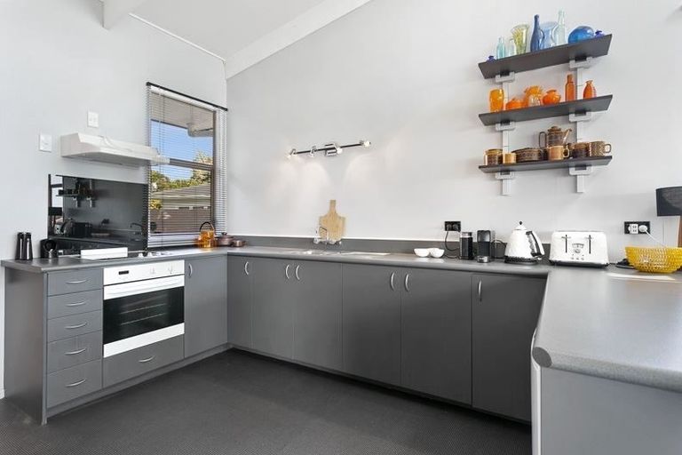 Photo of property in 1/232 Lake Terrace, Waipahihi, Taupo, 3330