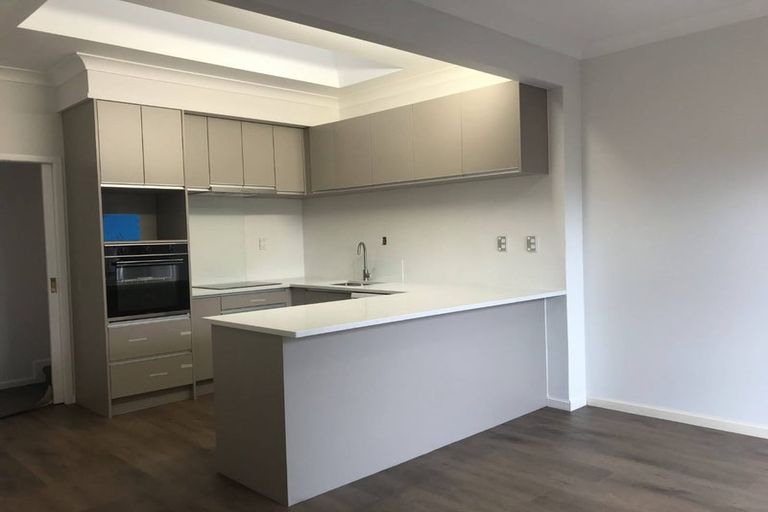 Photo of property in 2/460 East Coast Road, Windsor Park, Auckland, 0630