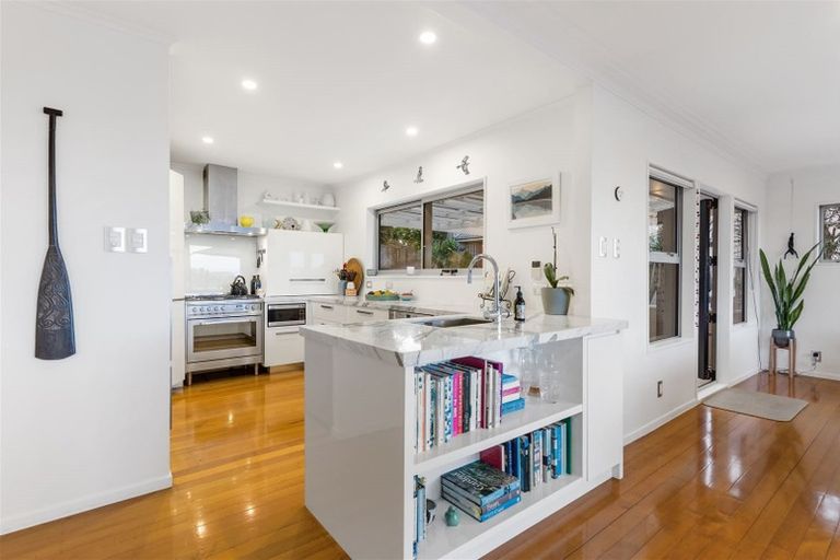 Photo of property in 90 Sunrise Avenue, Mairangi Bay, Auckland, 0630