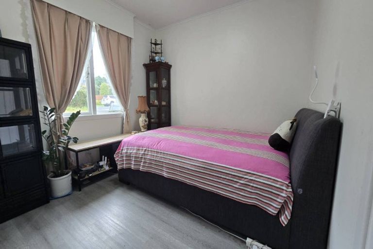 Photo of property in 15 Sherwood Avenue, Te Atatu South, Auckland, 0610