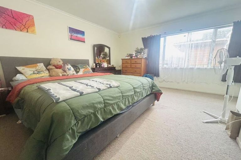 Photo of property in 5 Rimu Street, New Lynn, Auckland, 0600