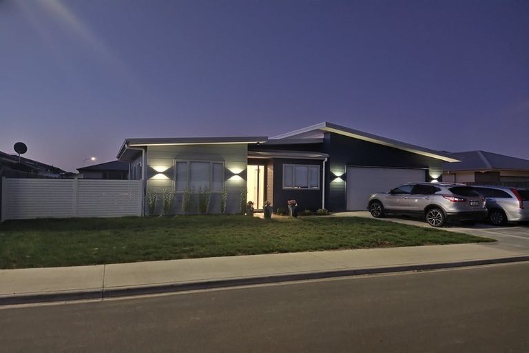 Photo of property in 18 Mckay Close, Frimley, Hastings, 4120