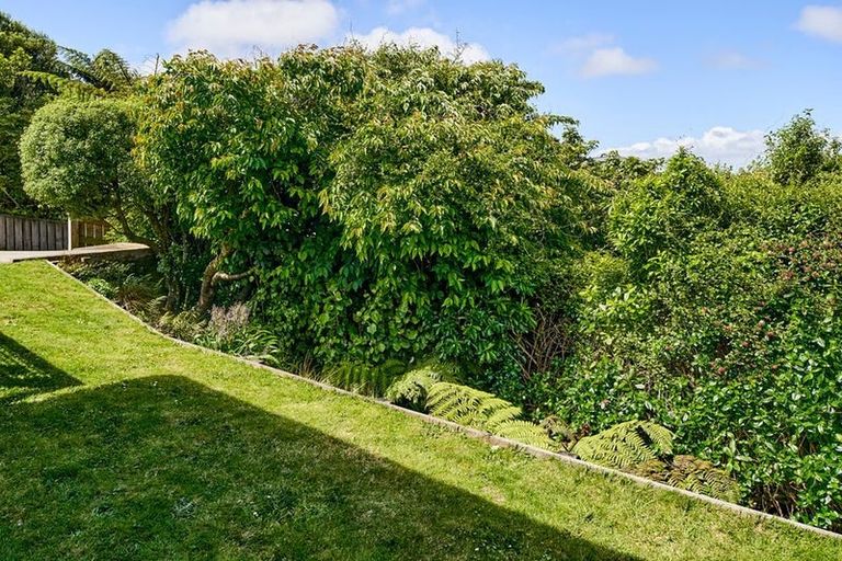 Photo of property in 106 Ironside Road, Johnsonville, Wellington, 6037