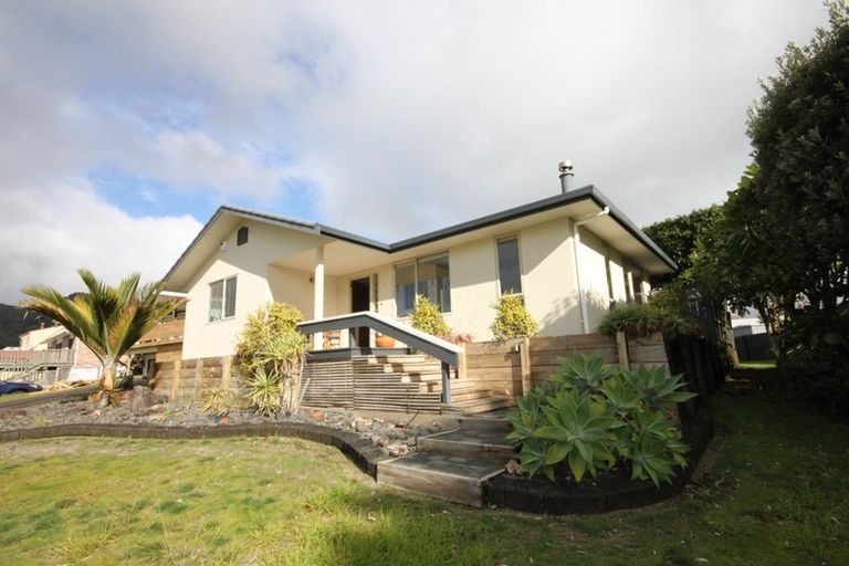 Photo of property in 9 Winderton Way, Pauanui, Hikuai, 3579