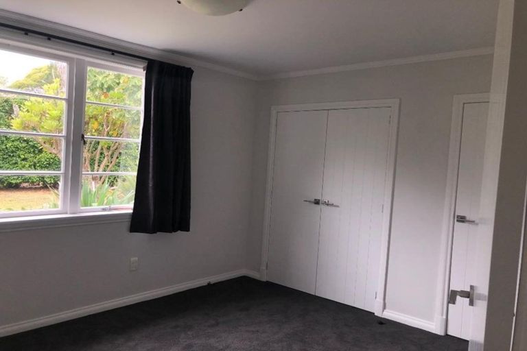 Photo of property in 25 Taupaki Road, Taupaki, Henderson, 0782