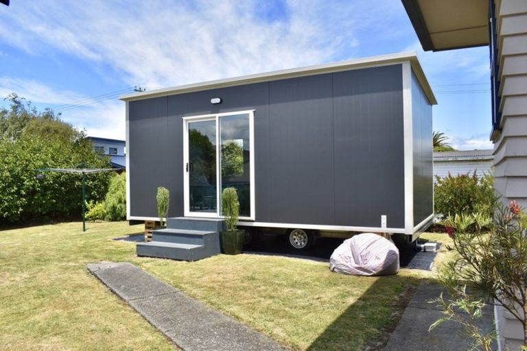 Photo of property in 16 Lemon Street, Otaki, 5512