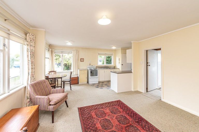 Photo of property in 22 Selwyn Crescent, College Estate, Whanganui, 4500