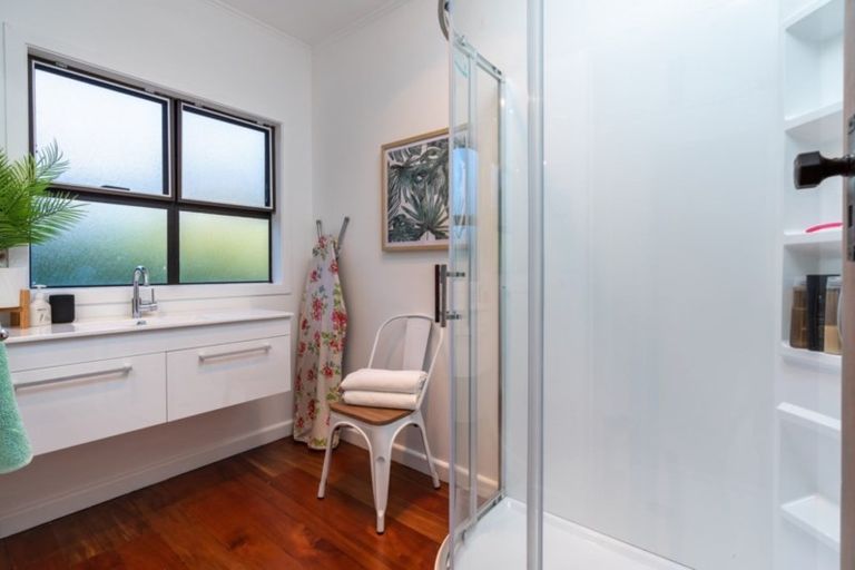 Photo of property in 13 Regent Street, Whakapirau, Maungaturoto, 0583