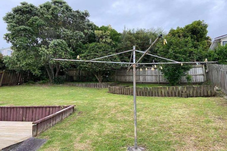 Photo of property in 2/5 Finn Place, Totara Vale, Auckland, 0629