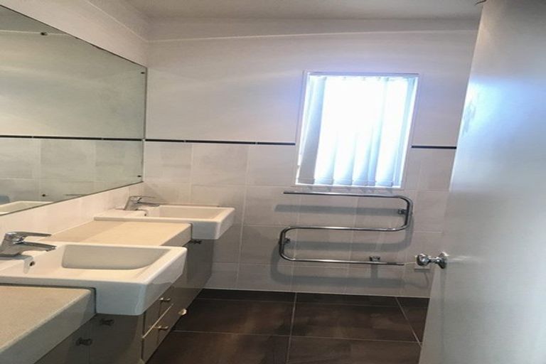 Photo of property in 14 Amaretto Avenue, Flat Bush, Auckland, 2019