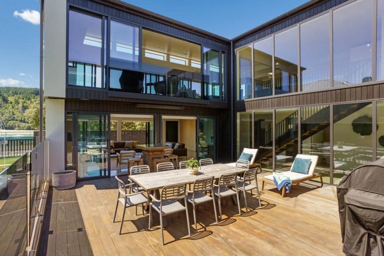 Photo of property in 103 Beach Road, Whangamata, 3620