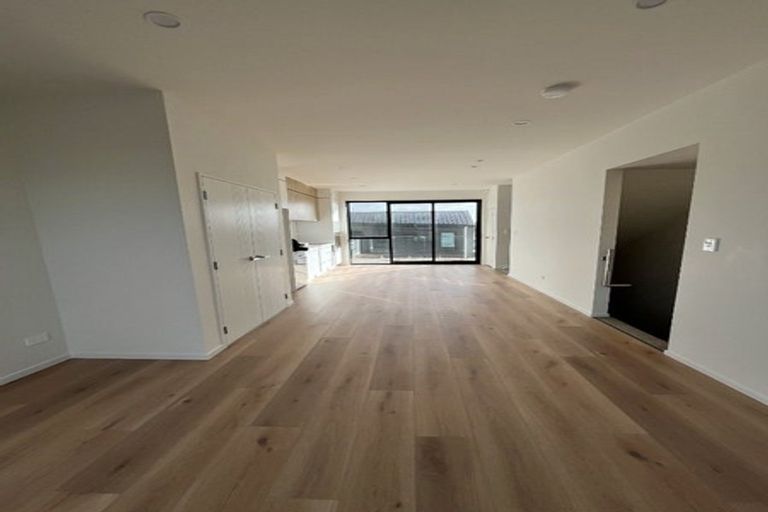 Photo of property in 2/14 Ayr Road, Pakuranga, Auckland, 2010