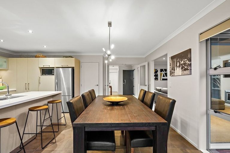 Photo of property in 114a Tiroroa Avenue, Te Atatu South, Auckland, 0610