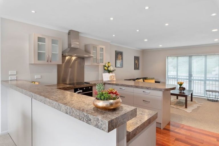 Photo of property in Te Kakariki Apartments, 7/8 Wellington Road, Paekakariki, 5034