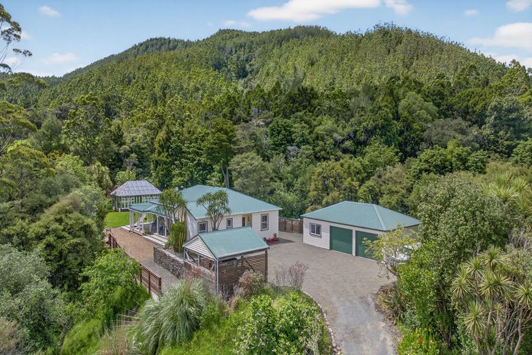 Photo of property in 2372 State Highway 1, Kaiwaka, Maungaturoto, 0587