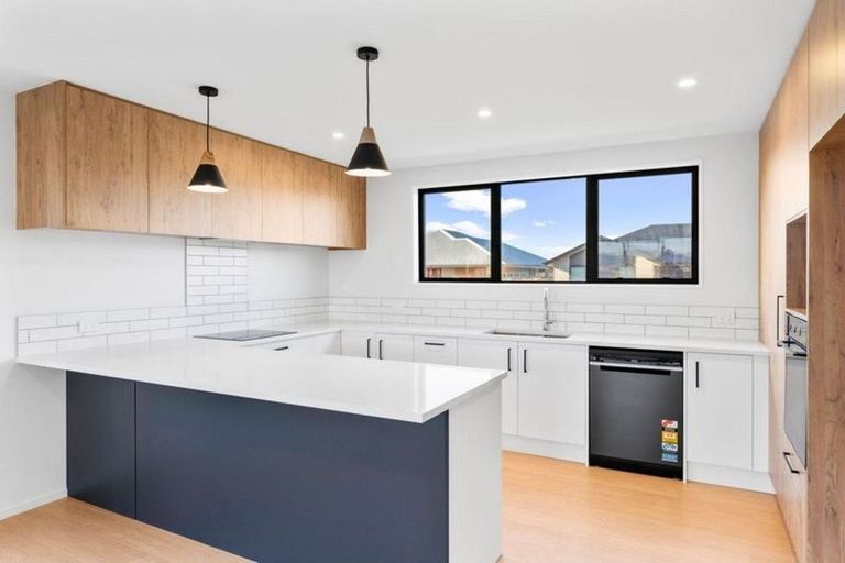 Photo of property in 39 Mehrtens Crescent, Woodend, 7691