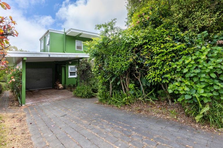 Photo of property in 84 Winara Avenue, Waikanae, 5036