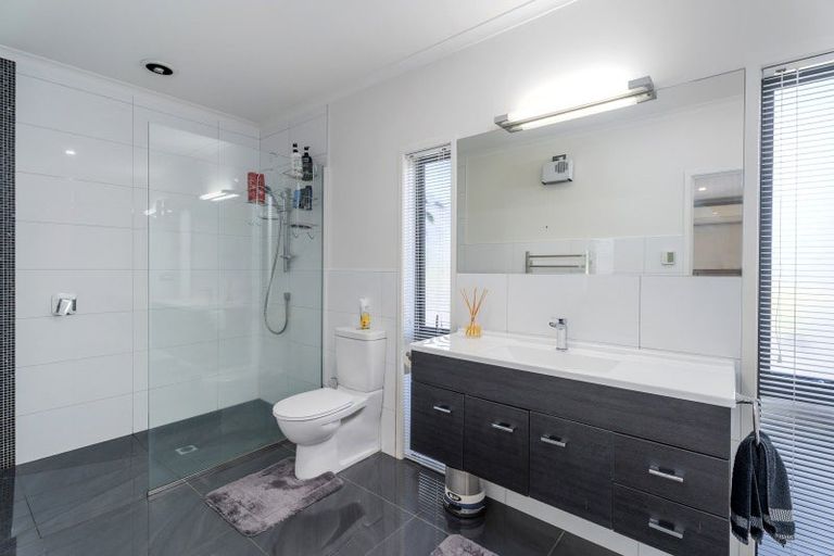 Photo of property in 6 Roseberry Place, Whitianga, 3510