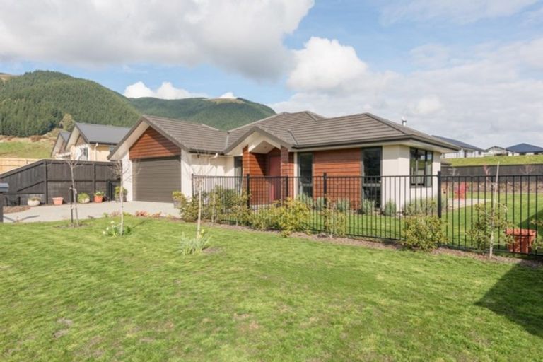 Photo of property in 16 Woolshed Drive, Stoke, Nelson, 7011