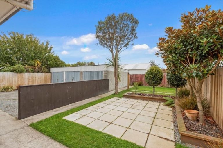 Photo of property in 2/41 Roberta Drive, Somerfield, Christchurch, 8024