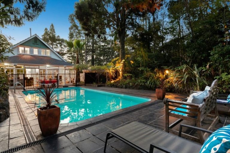 Photo of property in 367b Titirangi Road, Titirangi, Auckland, 0604