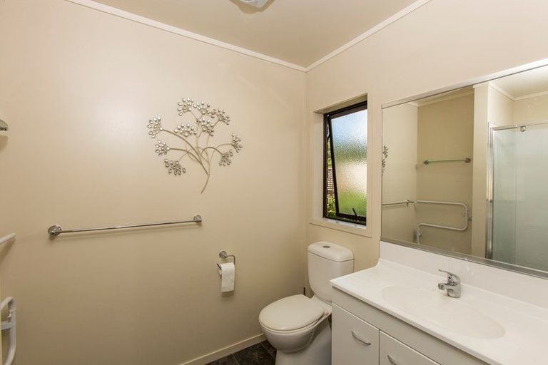 Photo of property in 11 Taiko Street, Horahora, Whangarei, 0110