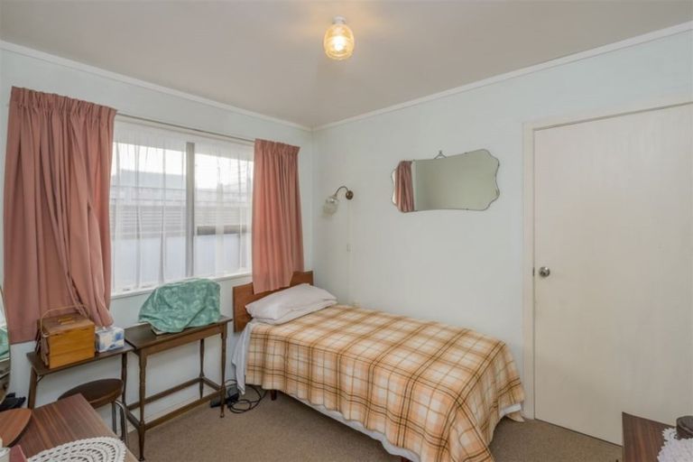 Photo of property in 10 Raukawa Street, Otaki, 5512
