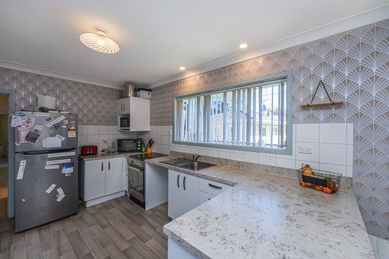 Photo of property in 14 Wi Pere Street, Manakau, Levin, 5573