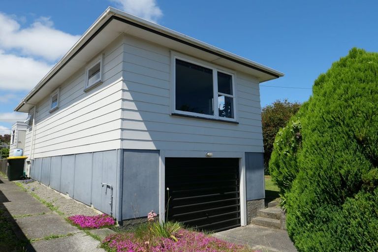 Photo of property in 46 Kaitawa Crescent, Paraparaumu, 5032