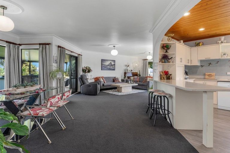 Photo of property in 70 Oteki Park Drive, Welcome Bay, Tauranga, 3112