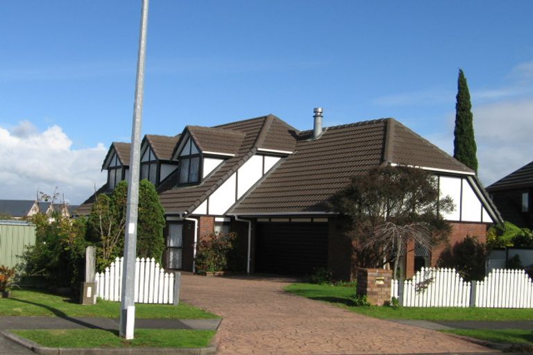 Photo of property in 16 Channing Crescent, Botany Downs, Auckland, 2010