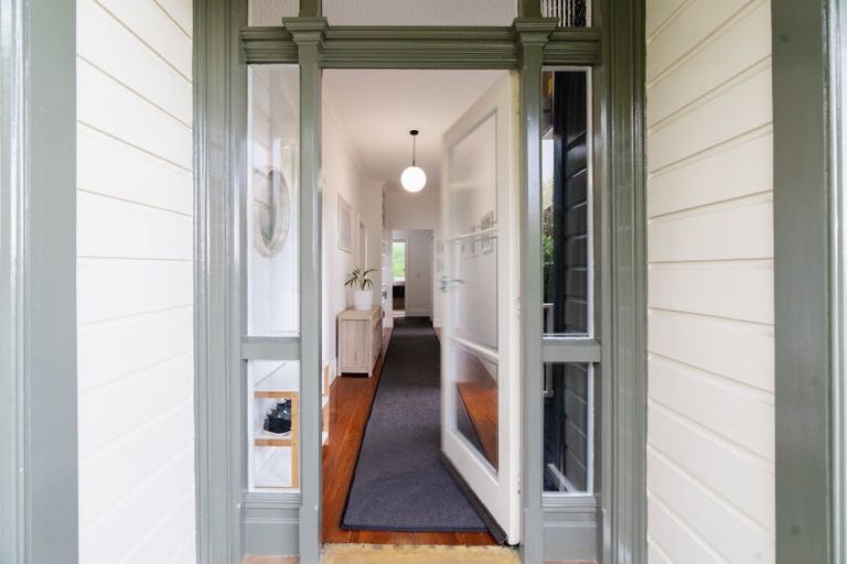 Photo of property in 3 Strathmore Crescent, Roslyn, Dunedin, 9010