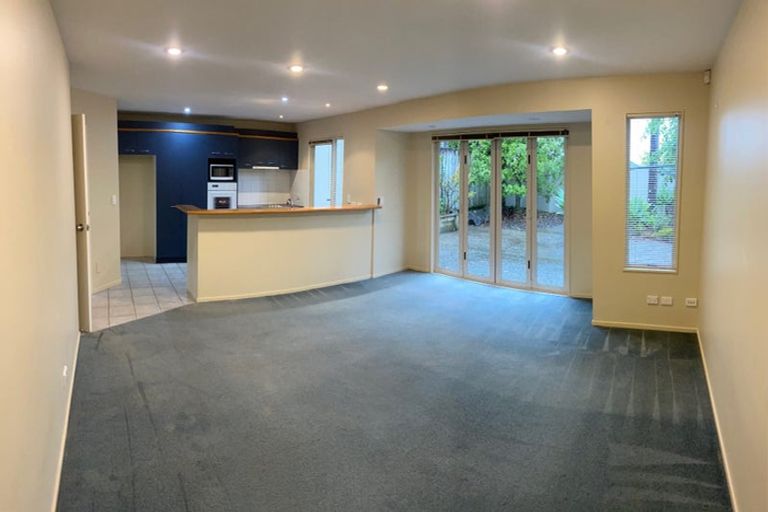 Photo of property in 7 Gillett Place, Botany Downs, Auckland, 2014