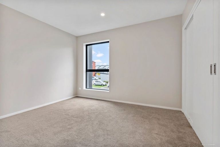 Photo of property in 32 Nils Andersen Road, Whenuapai, Auckland, 0618