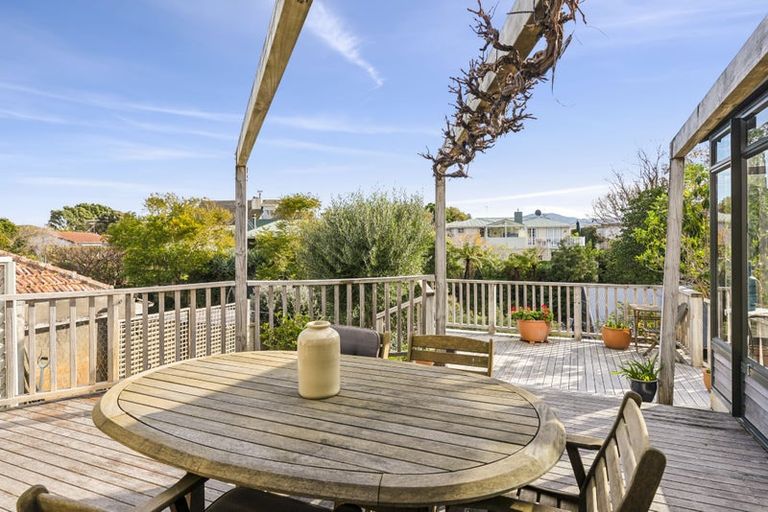 Photo of property in 43 Golf Road, Paraparaumu Beach, Paraparaumu, 5032