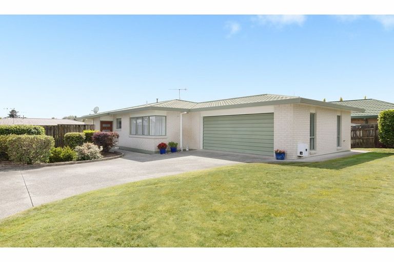 Photo of property in 5 Burnt Oak Drive, Pyes Pa, Tauranga, 3112