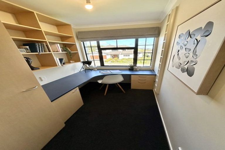 Photo of property in 13 Kilkelly Close, Tawa, Wellington, 5028