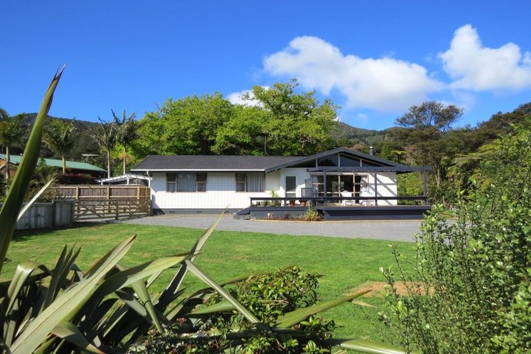 Photo of property in 30 Driving Creek Road, Coromandel, 3506